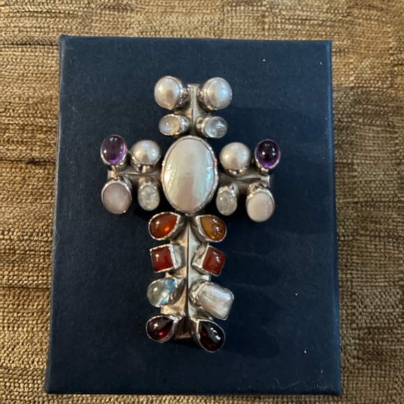 Gorgeous Silver Gemstone Cross Pendant - Picture 2 of 7